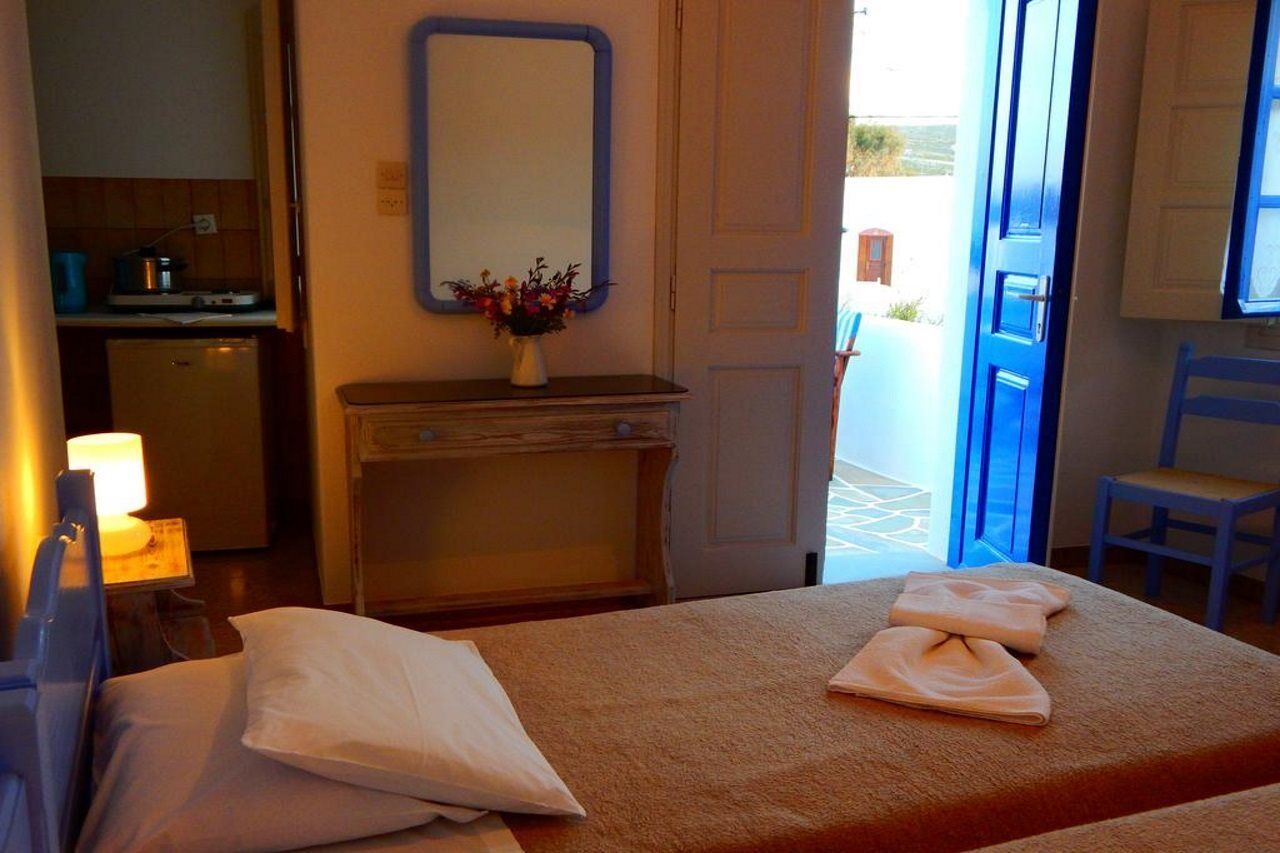 Evgenia Rooms And Apartments Folégandros Exterior foto